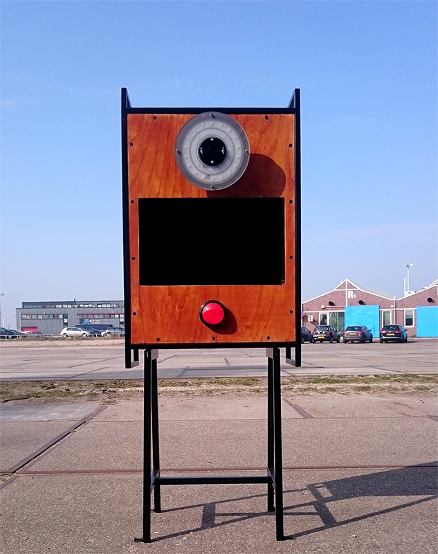 Photo-o-matic casing example